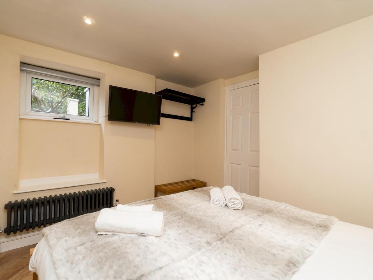 Pass The Keys Lovely 1 Bed Apartment With Free Parking Bath Exterior foto